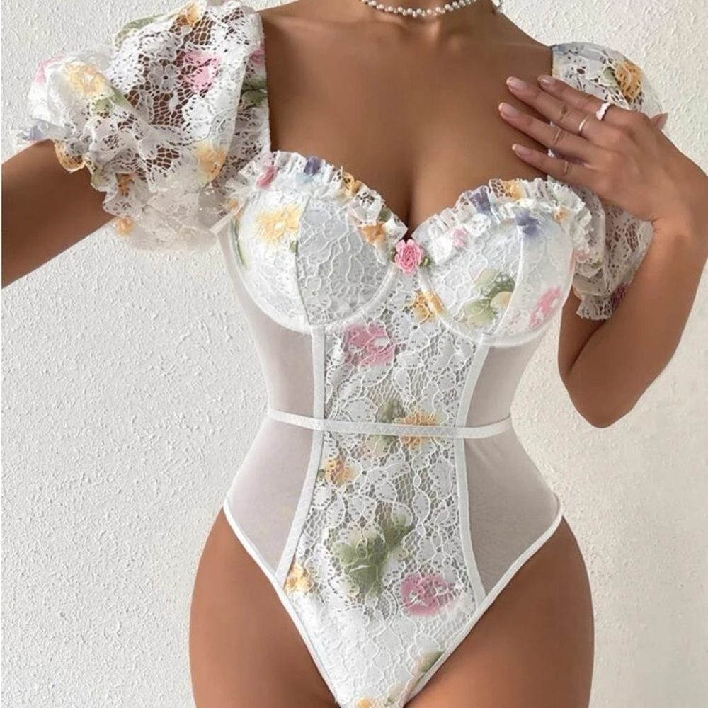 Puff Sleeve Lace Bodysuit💗🌸